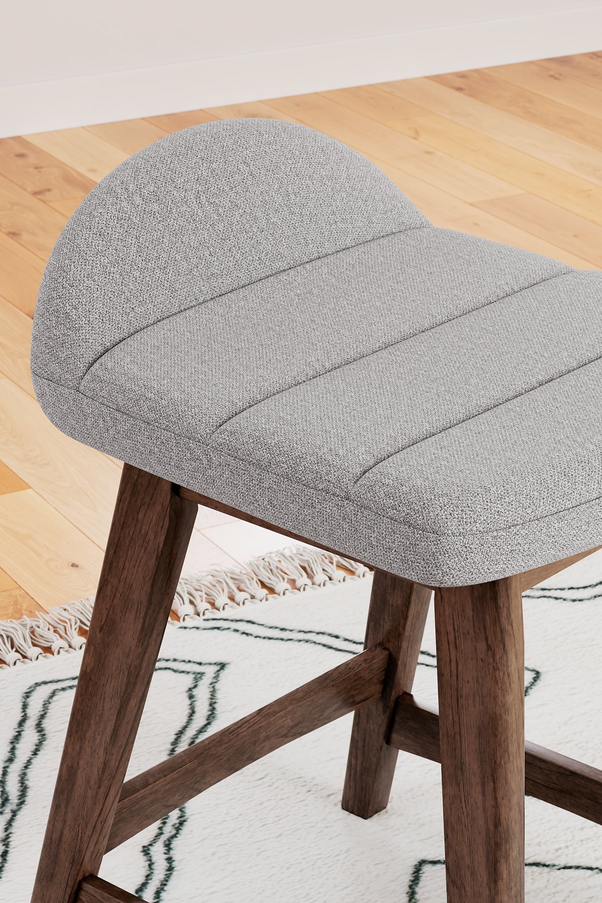 Lyncott Upholstered Barstool (2/CN)