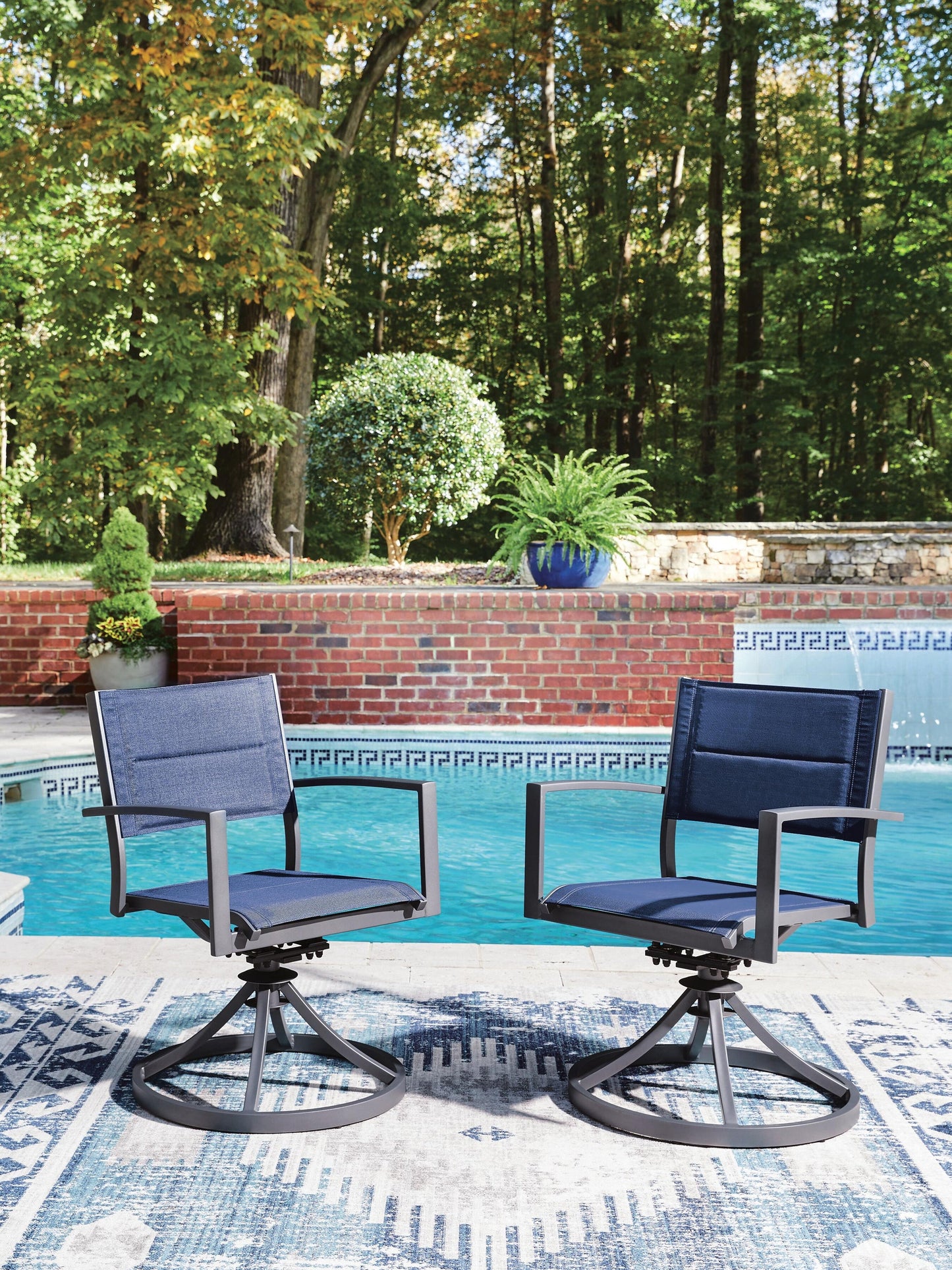 Rocky Creek Sling Swivel Chair (2/CN)